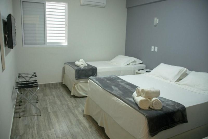 Avenida Park Hotel image