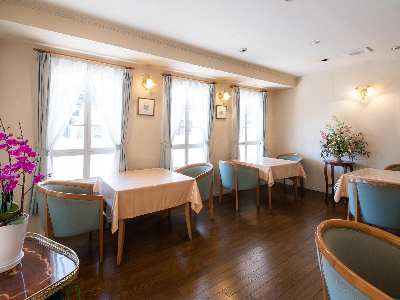 OYO 44642 Hotel Charmant image