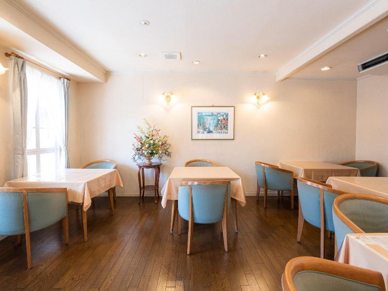OYO 44642 Hotel Charmant image