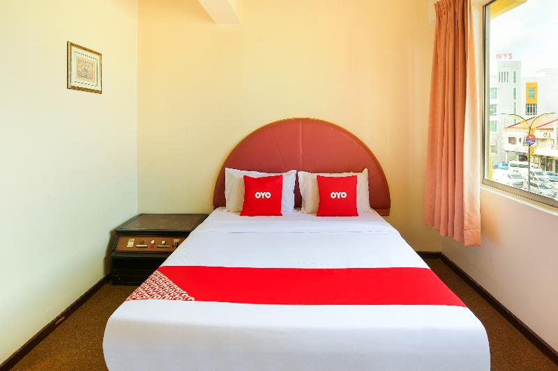 OYO 89638 Hotel Mandarin Inn image