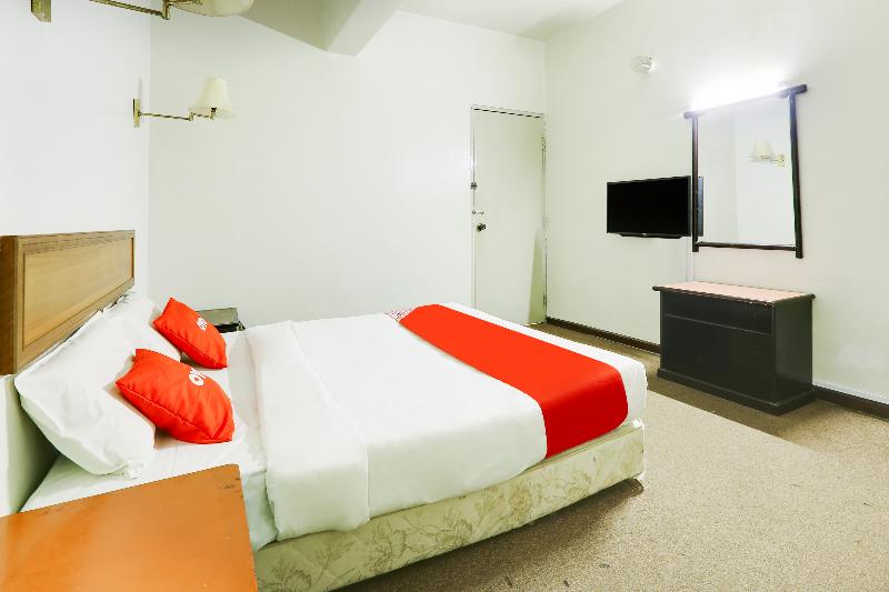 OYO 89638 Hotel Mandarin Inn image