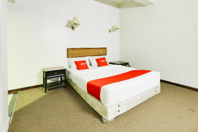 OYO 89638 Hotel Mandarin Inn image