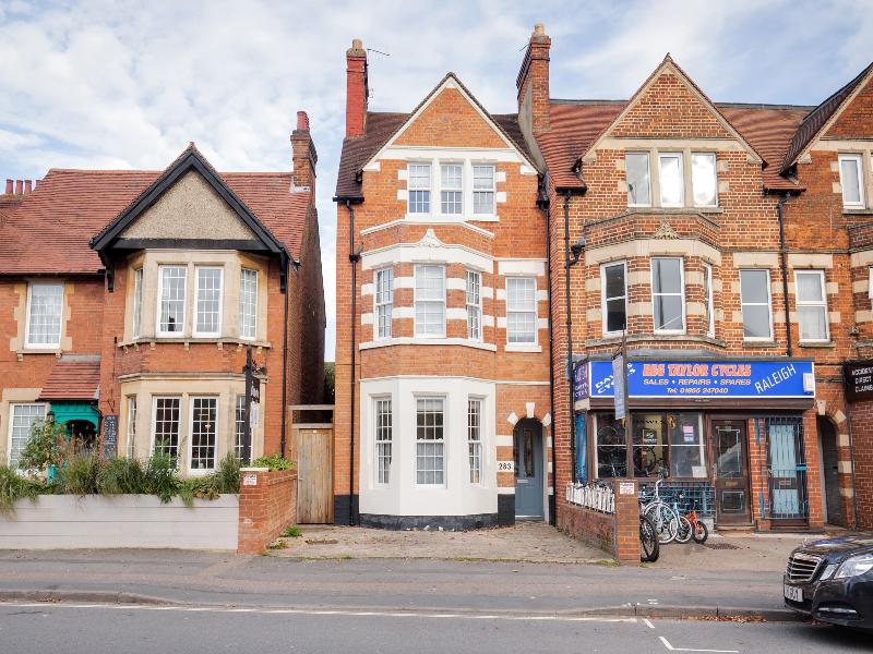 OYO Iffley Townhouse image