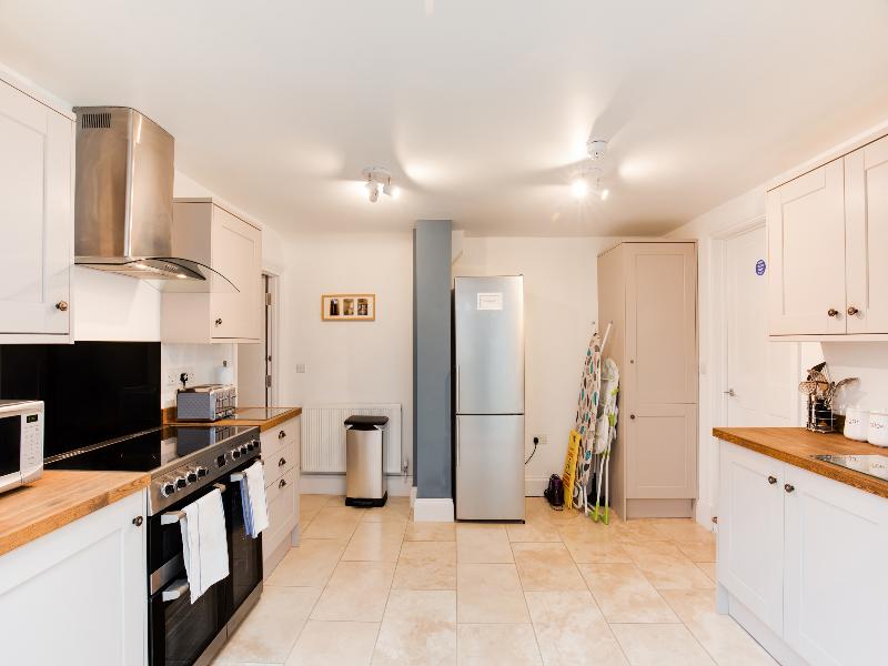 OYO Iffley Townhouse image
