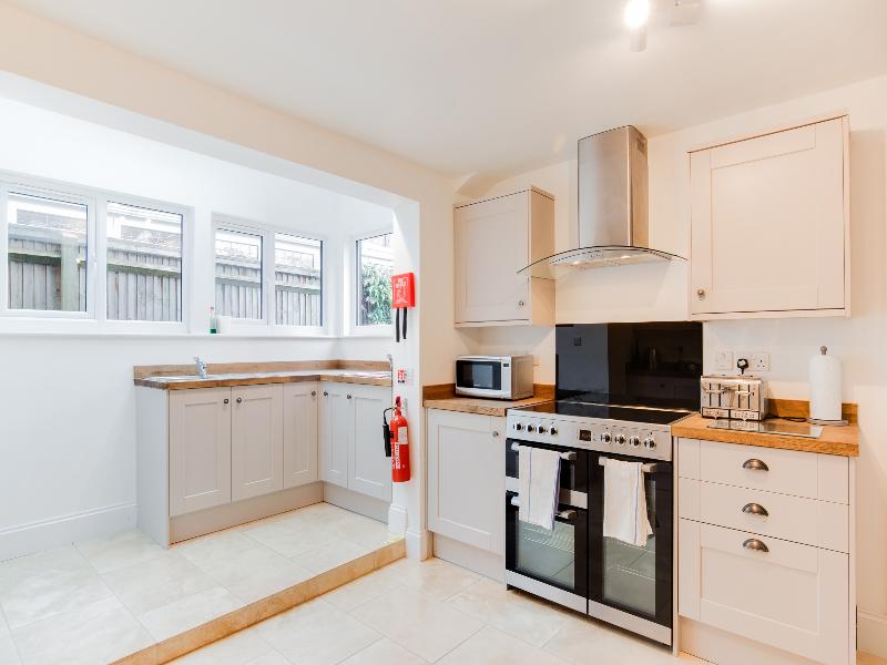 OYO Iffley Townhouse image