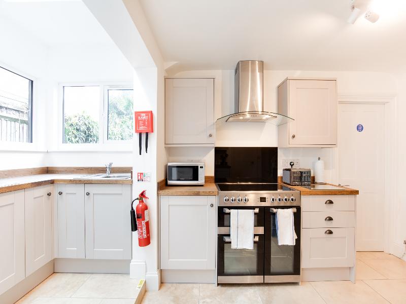 OYO Iffley Townhouse image
