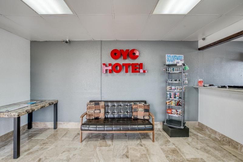 OYO Hotel San Antonio Lackland Air Force Base West image