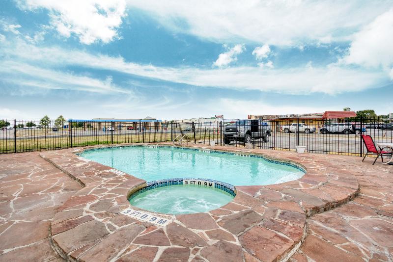 OYO Hotel San Antonio Lackland Air Force Base West image