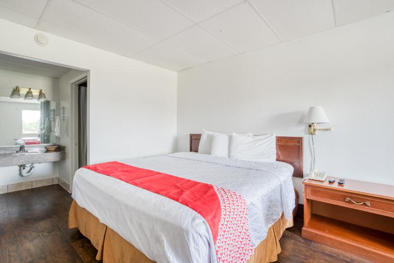 OYO Hotel San Antonio Lackland Air Force Base West image