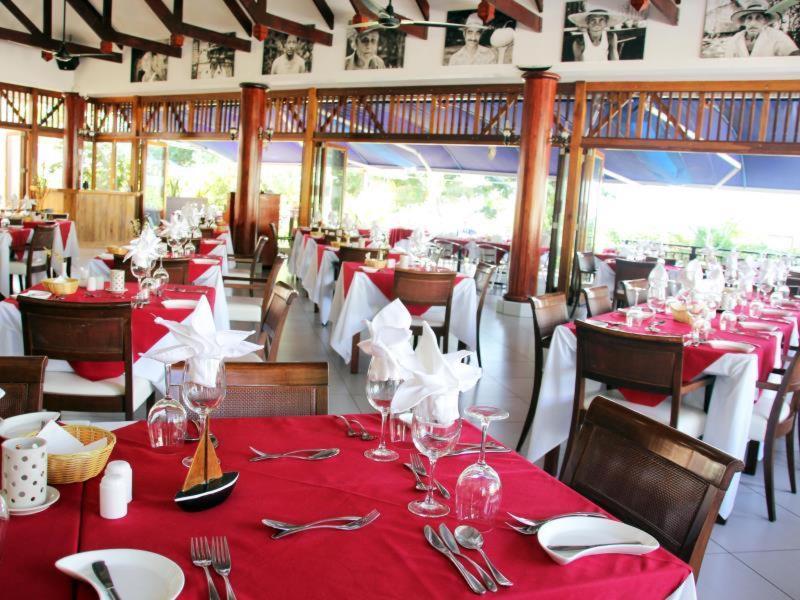 Pirogue Lodge