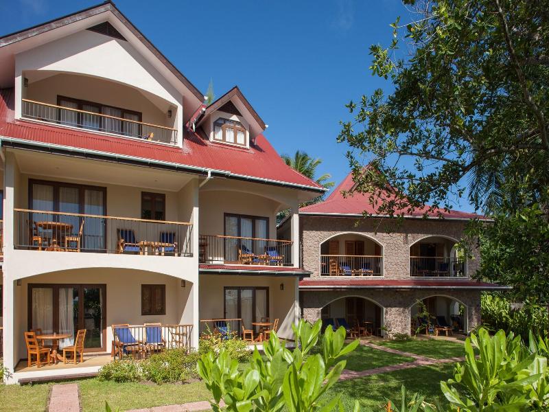 L Hirondelle Guest House