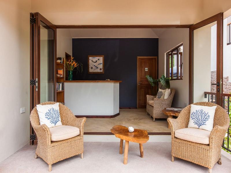 L Hirondelle Guest House