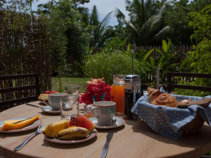 L Hirondelle Guest House