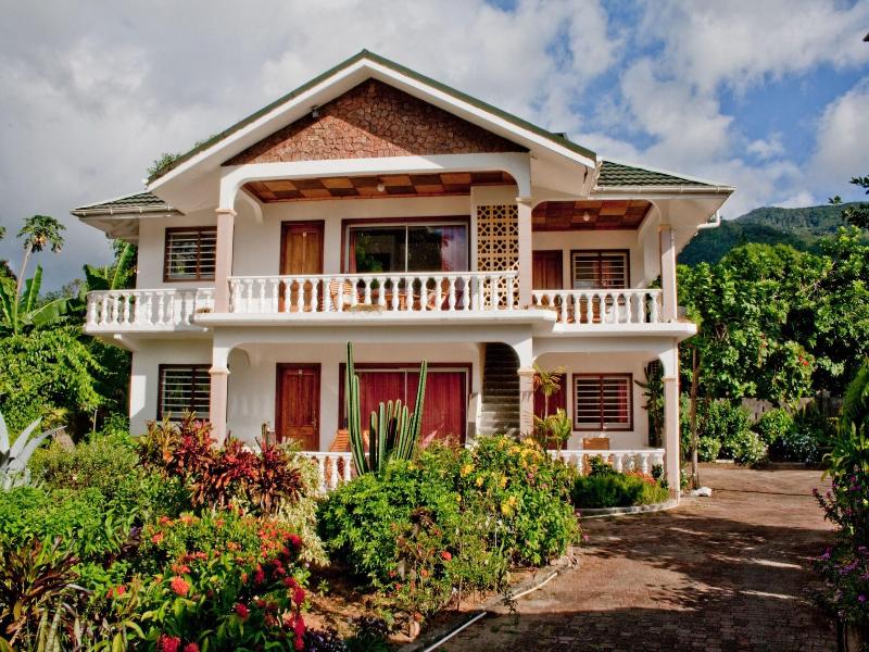 Villa De Roses image