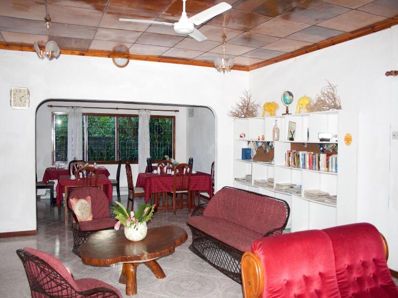 Villa De Roses image