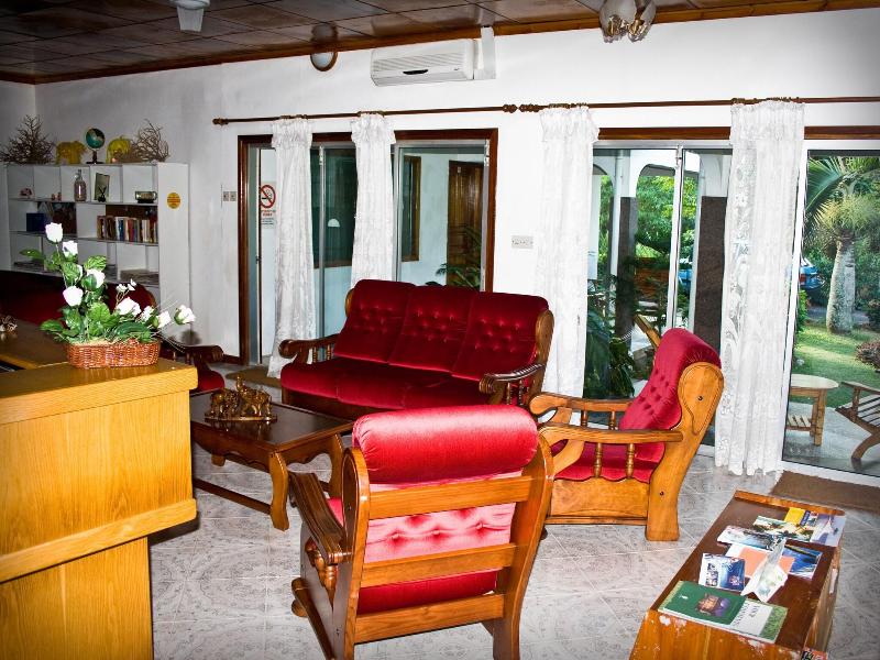 Villa De Roses image