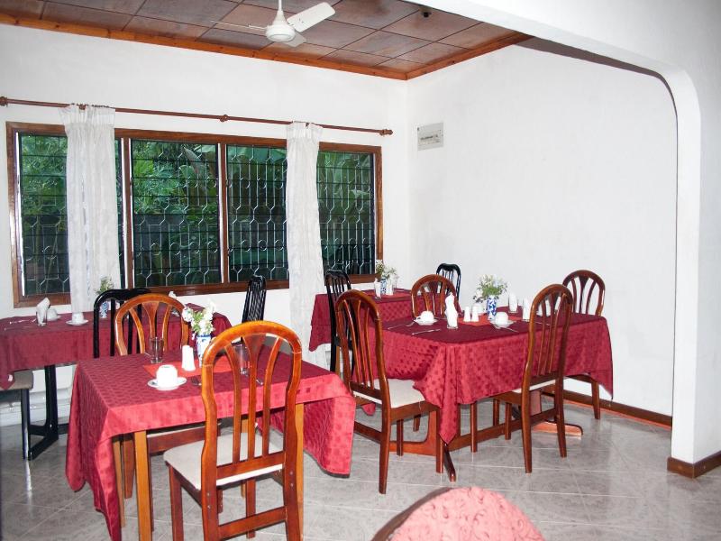 Villa De Roses image