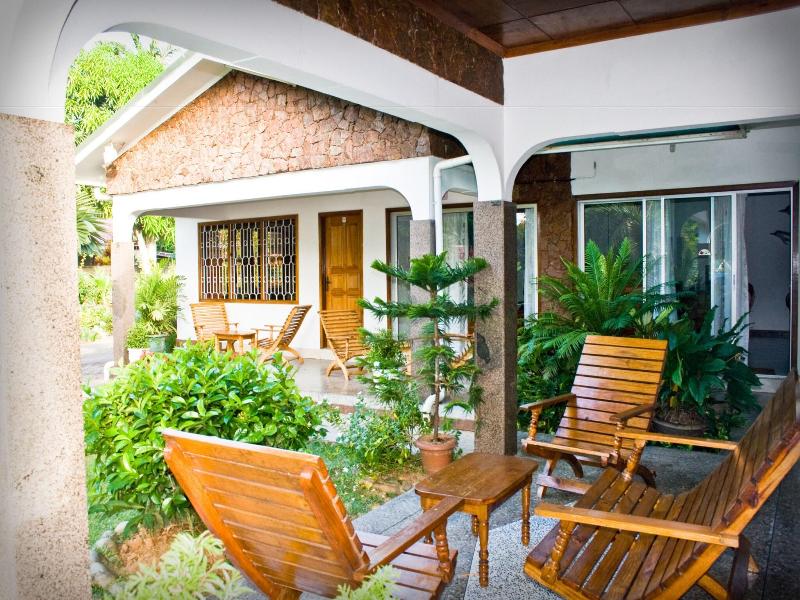 Villa De Roses image