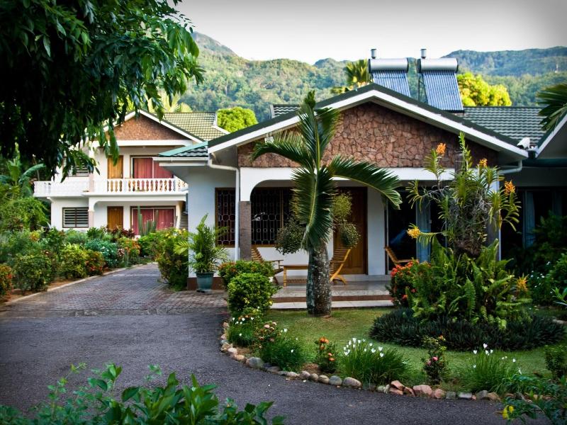 Villa De Roses image