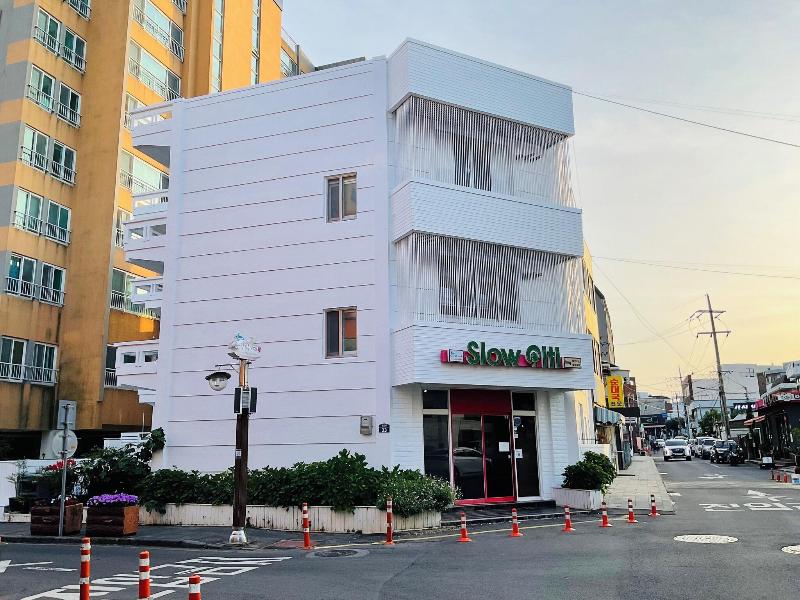 Slow Citi Hostel