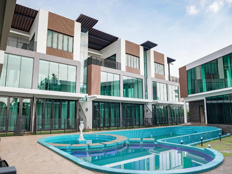 Hermitage Boutique House image