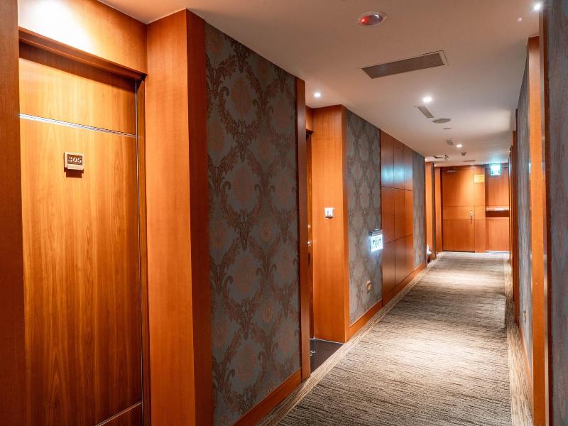 Neihu Elegance Hotel image