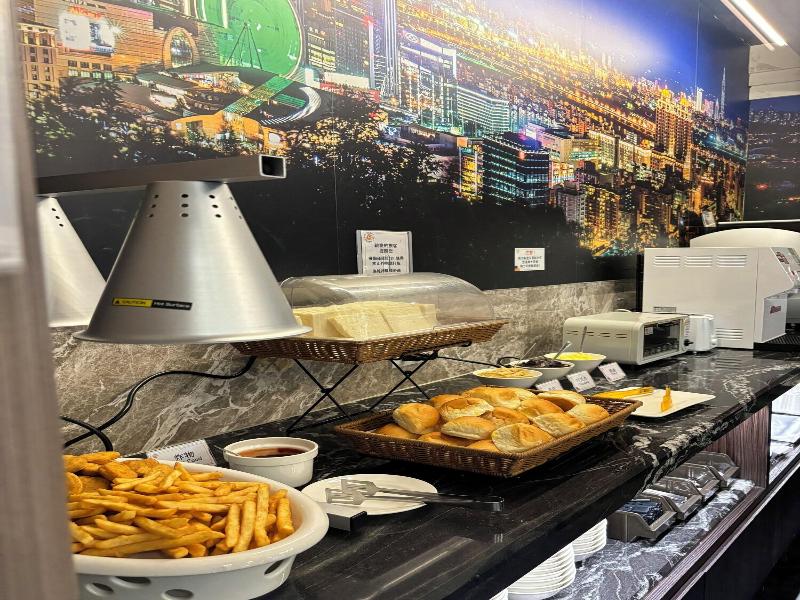 Merryday Hotel Banqiao Branch image