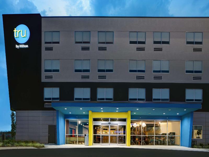 Tru by Hilton Knoxville West Turkey Creek image