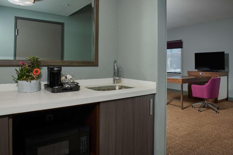 Hampton Inn Sherwood Portland image