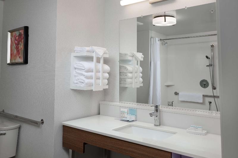 Hampton Inn Sherwood Portland image
