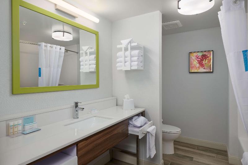 Hampton Inn Sherwood Portland image