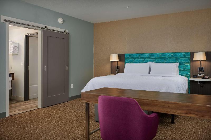 Hampton Inn Sherwood Portland image
