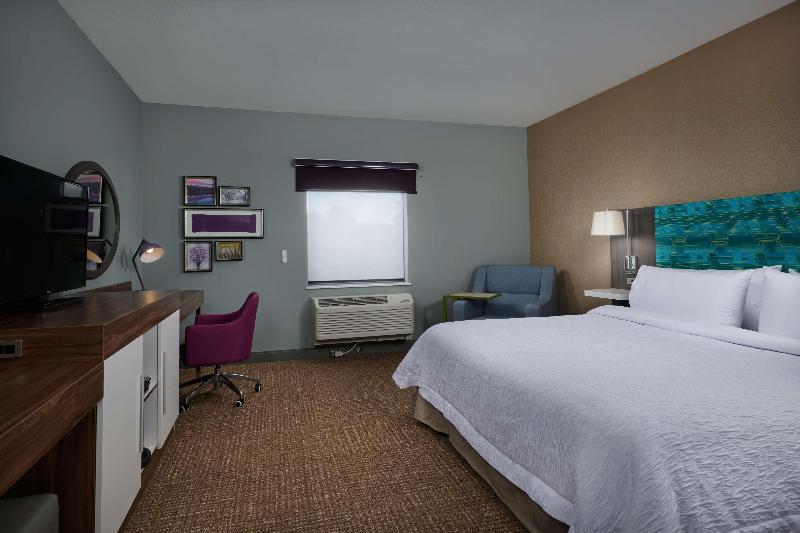 Hampton Inn Sherwood Portland image