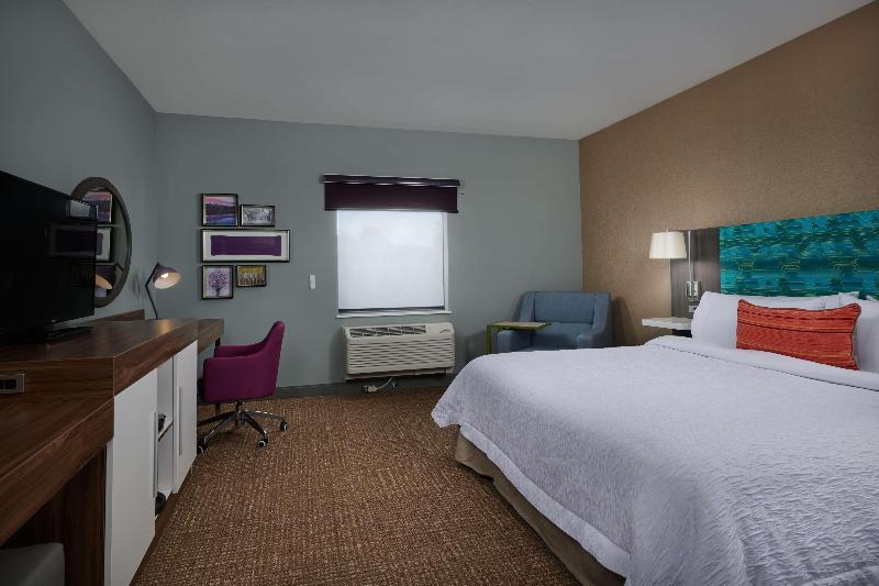 Hampton Inn Sherwood Portland image