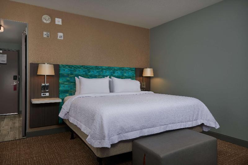 Hampton Inn Sherwood Portland image