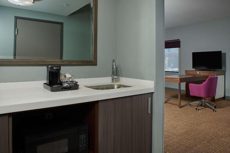 Hampton Inn Sherwood Portland image