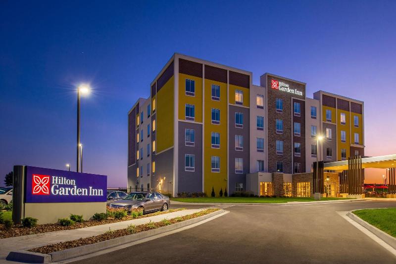 Hilton Garden Inn Kansas City Airport image