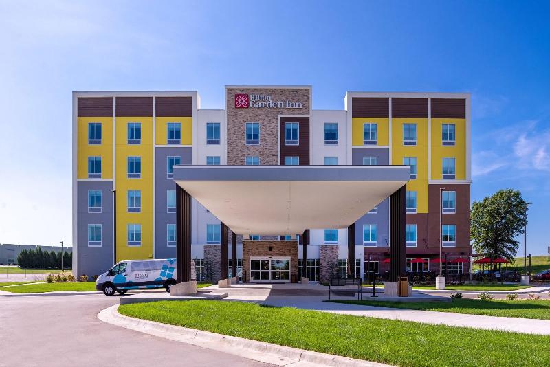 Hilton Garden Inn Kansas City Airport image