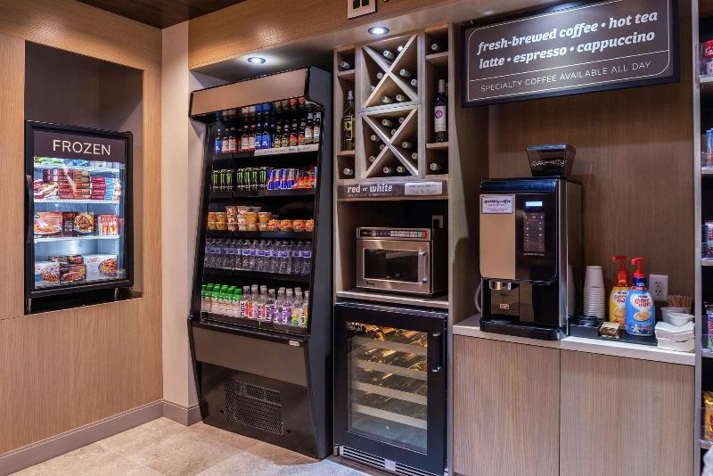 Hilton Garden Inn Kansas City Airport image