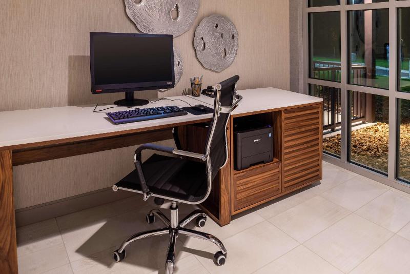 Hilton Garden Inn Kansas City Airport image