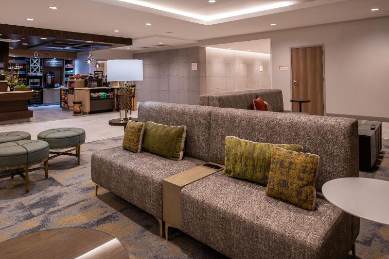 Hilton Garden Inn Kansas City Airport image