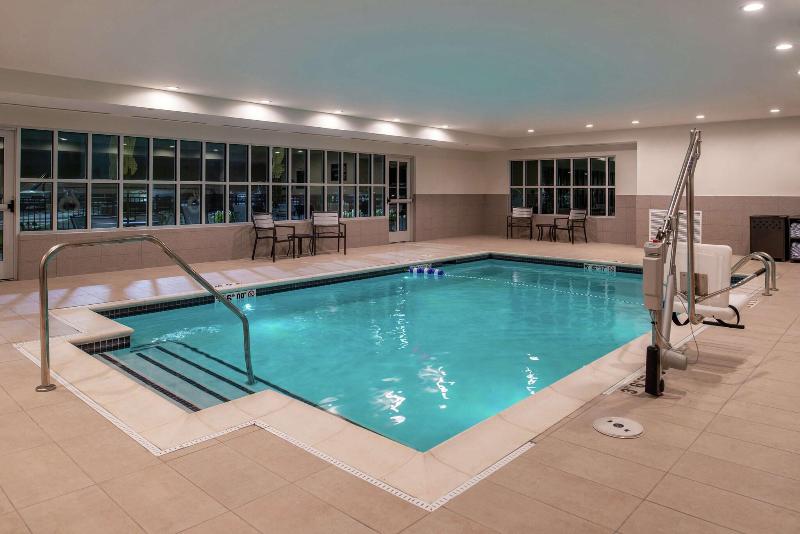Hilton Garden Inn Kansas City Airport image