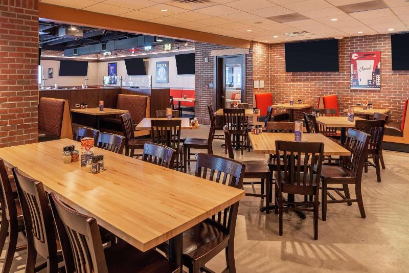 Hilton Garden Inn Kansas City Airport image