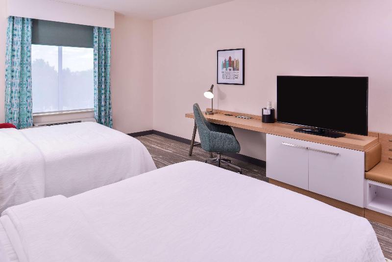Hilton Garden Inn Kansas City Airport image