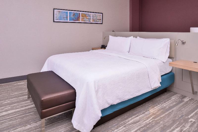 Hilton Garden Inn Kansas City Airport image
