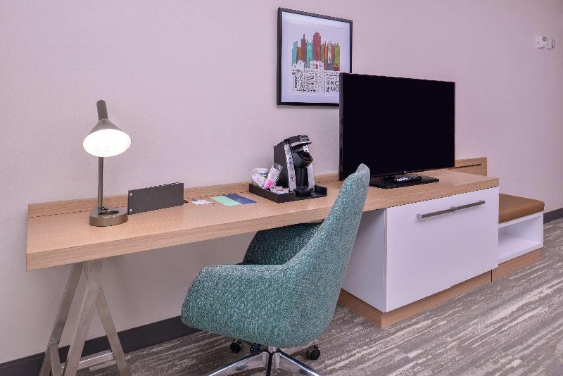 Hilton Garden Inn Kansas City Airport image