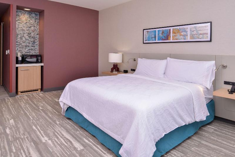Hilton Garden Inn Kansas City Airport image