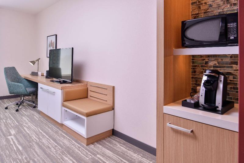 Hilton Garden Inn Kansas City Airport image