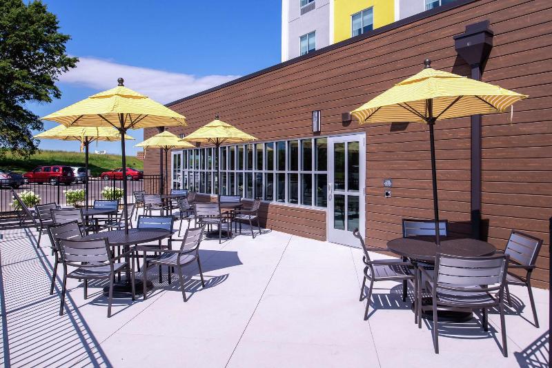 Hilton Garden Inn Kansas City Airport image