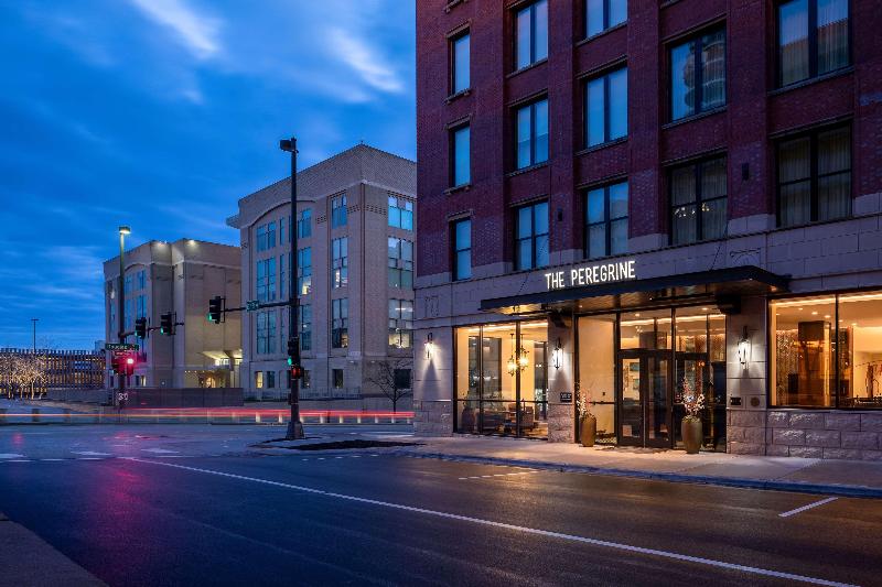 The Peregrine Hotel Omaha Downtown, Curio Collecti